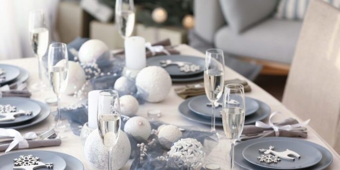“Elegant Table Setting Ideas with Glass Crockery”